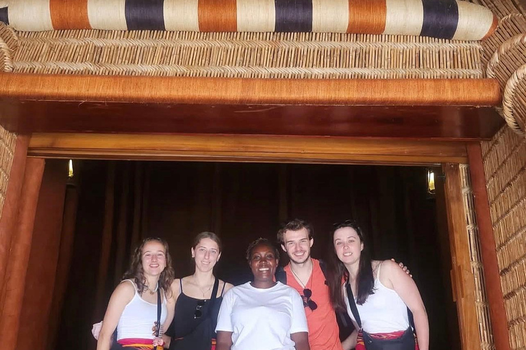 Kampala: City Tour by Tuk Tuk or Car By using Car
