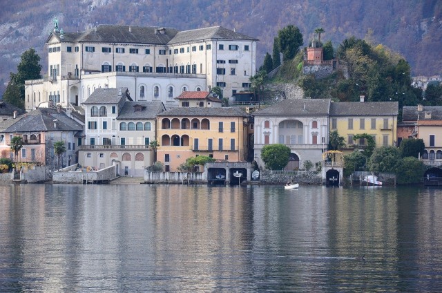 Visit Orta and Maggiore Lake a mix between culture and animals in France