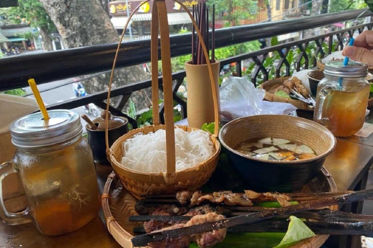 Food on Foot Tour Hanoi Small Group Daily Departure 18:00 Private Tour: Guided tour in English