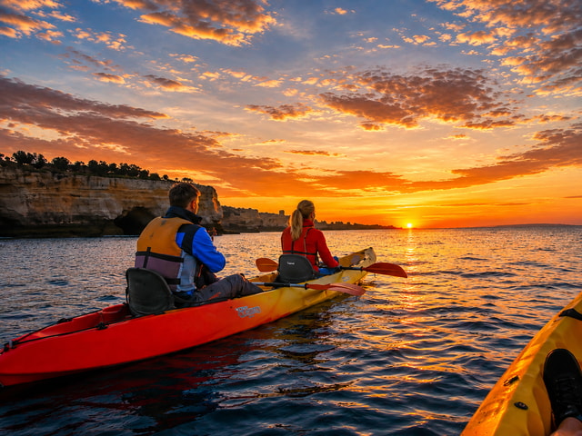 Algarve: Sunrise Kayak Tour with Breakfast on a Secret Beach