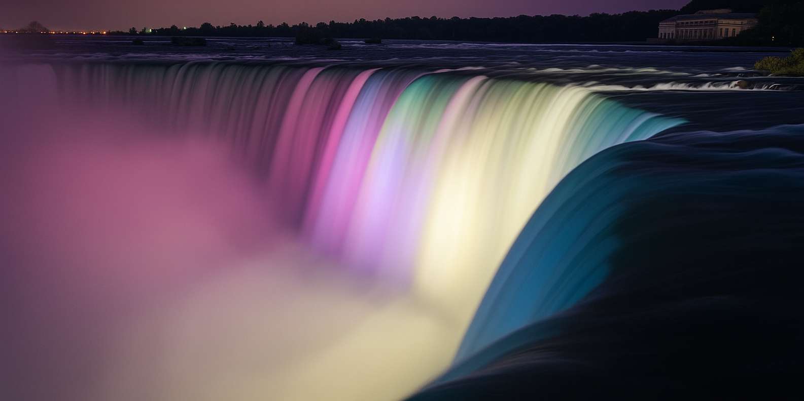 Niagara Falls, USA: Nightlight Experience with Fireworks