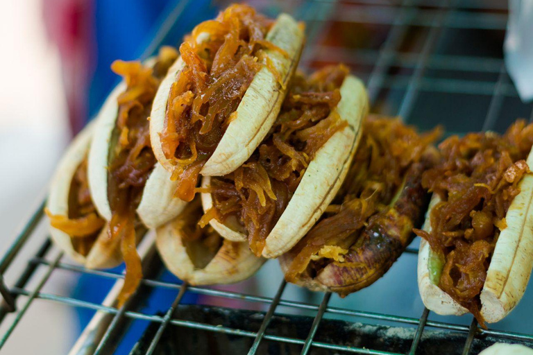 Luang Prabang: Night Market Private Food Tour and BBQ Dinner