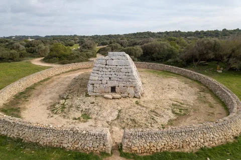 Minorque : Entrée du billet pour le monument funéraire de la Naveta des Tudons