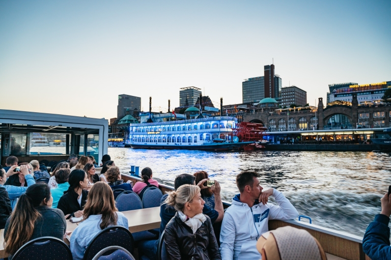Hamburg: 1,5-stündige Abendlichtrundfahrt durch den Großen Hafen