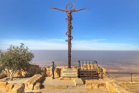 Da Amman: Escursione di un giorno al Monte Nebo, a Madaba e al sito del BattesimoSolo trasporto