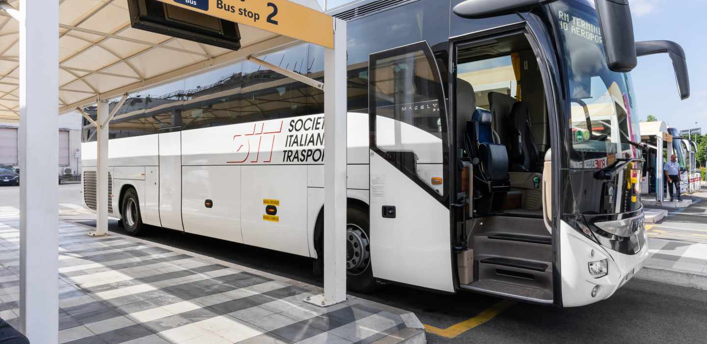 Transfer per Shuttlebus zwischen Rom und Flughafen CIA