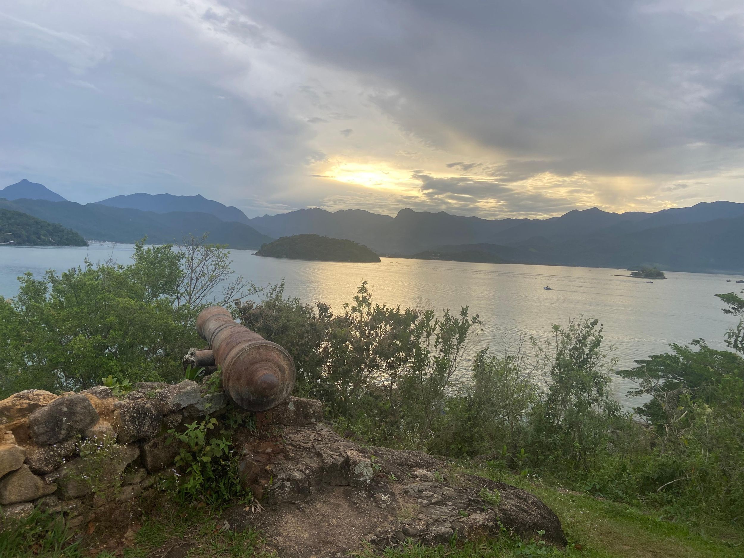 Paraty: Ein Sonnenuntergangserlebnis mit dem Schnellboot
