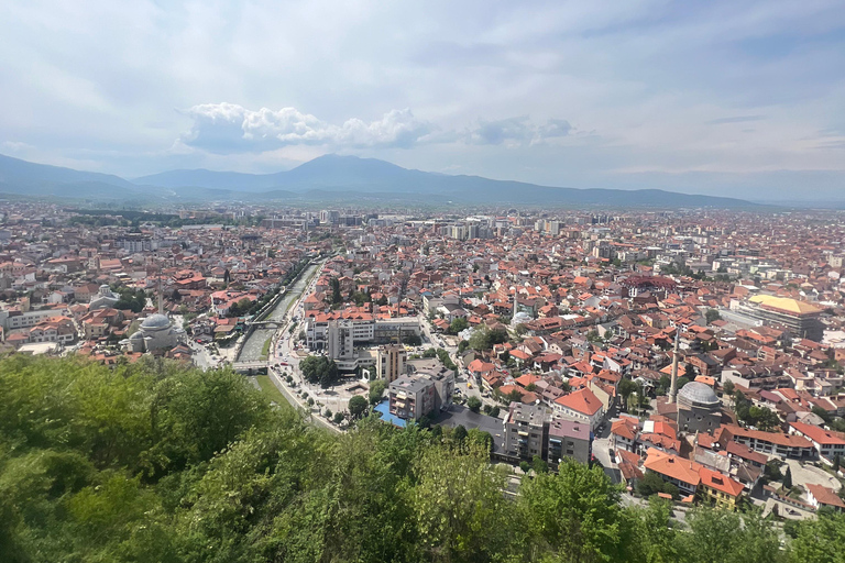رحلة نهارية إلى كوسوفو: استكشف بريشتينا وبريزرن من تيرانا
