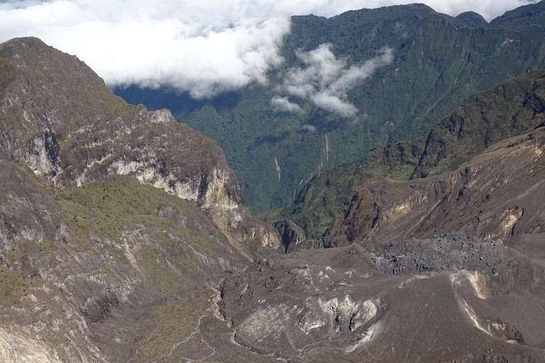 Guagua Pichincha: Trek or climb an active volcano! En/Deu/Es