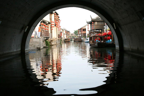 Shanghai: Zhujiajiao Water Town Tour with Hanfu Photos Zhujiajiao Water Town Tour+Boat Ride+Hanfu photography