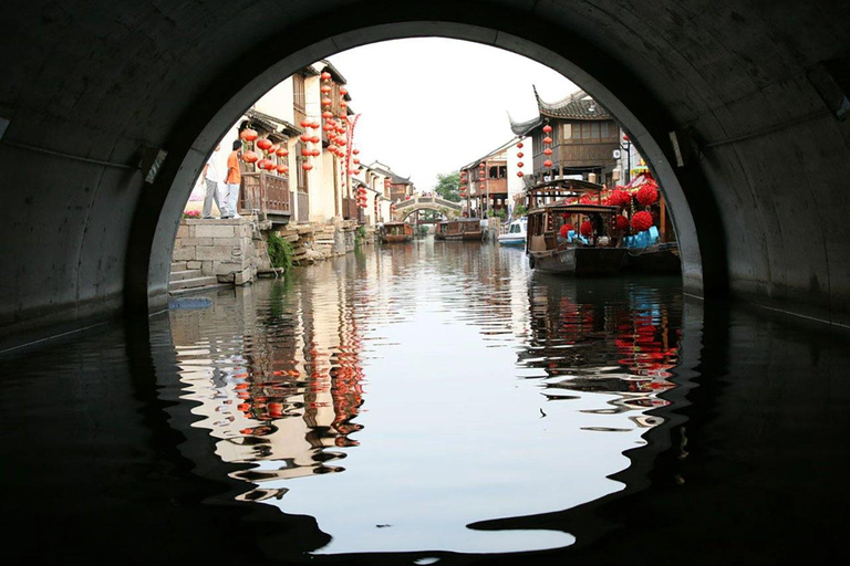 Shanghai: Zhujiajiao Water Town Tour with Hanfu Photos Zhujiajiao Water Town Tour+Boat Ride+Hanfu photography