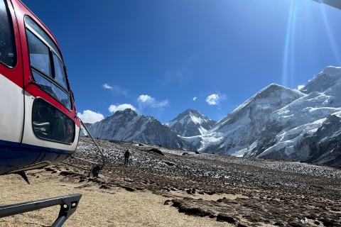 Camp de base de l'Everest : atterrissage en hélicoptère (4-5 heures)Atterrissage en hélicoptère au camp de base de l'Everest 4-5 heures