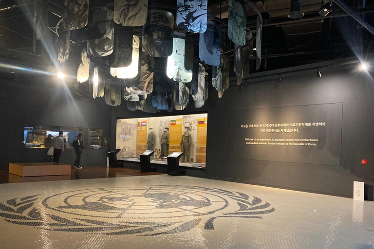 Seoul: National Museum & War Memorial Korea Small Group Tour English Guide