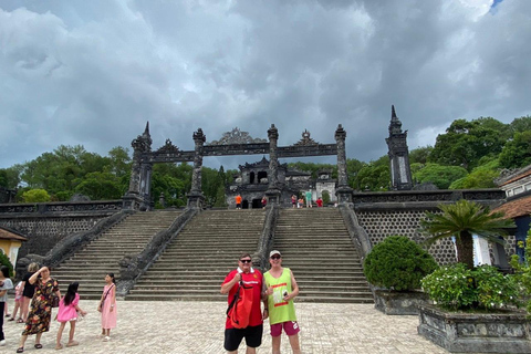 Hue : Visite d&#039;une jounée de la ville avec la pagode Thien Mu et le déjeuner.