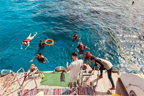 Sharm: Small Group White Island & Ras Mohammed Boat Cruise Small Group White Island & Transfer, without Snorkel Gear