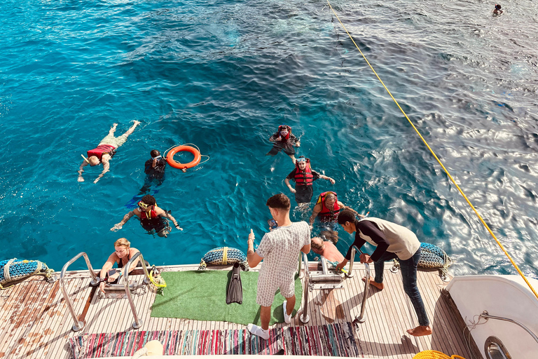 Sharm: Small Group White Island & Ras Mohammed Boat Cruise Small Group White Island & Transfer, without Snorkel Gear