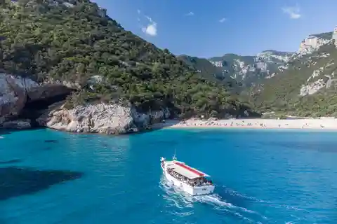 Cala Gonone: Passeio de barco por Cala Luna e Cala Sisine