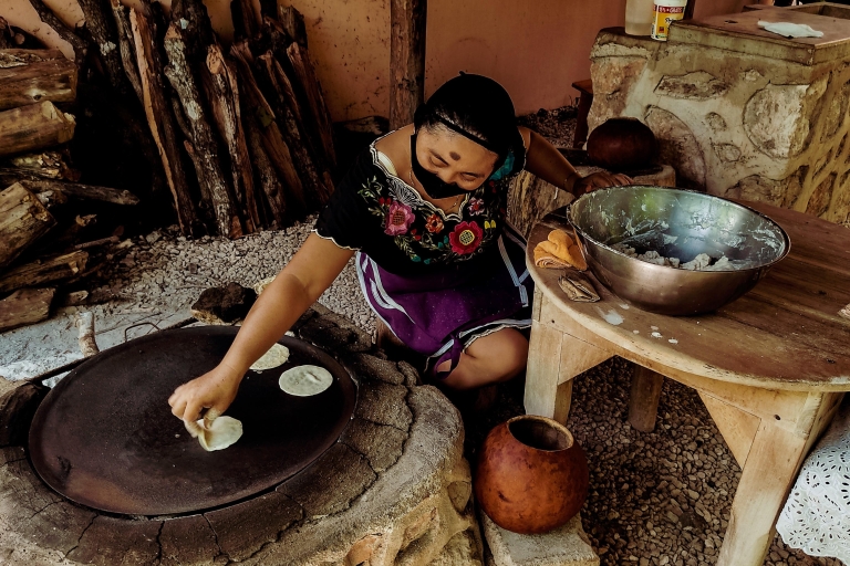 Chichén Itzá, Ik Kil et Valladolid : excursion avec déjeunerDépart de la région de Cancún