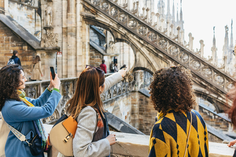 Milão: Visita guiada aos telhados do Duomo e à catedral com ingressosMilão: Visita guiada em inglês aos telhados do Duomo e à Catedral