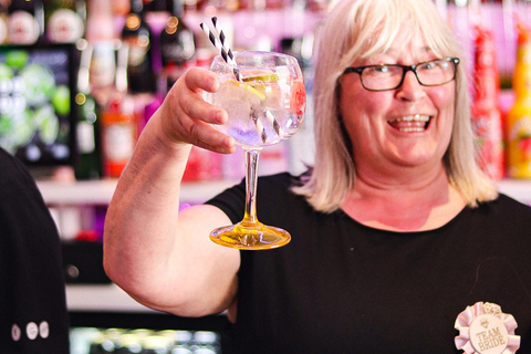 Albufeira: Cocktail Making Class and Karaoke Party with DJ