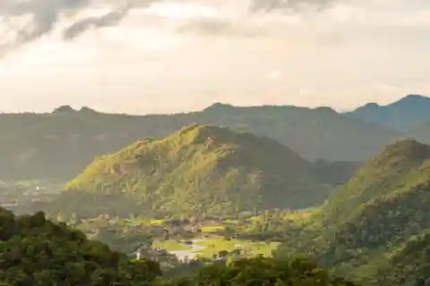 Depuis Bangkok : Visite de Khao Yai et trekking d'une journée
