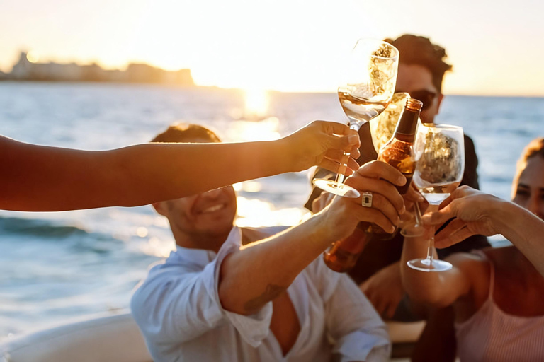 Sliema: Fernandes Fireworks Festival Cruise w/ Dinner+Drinks Without Transportation