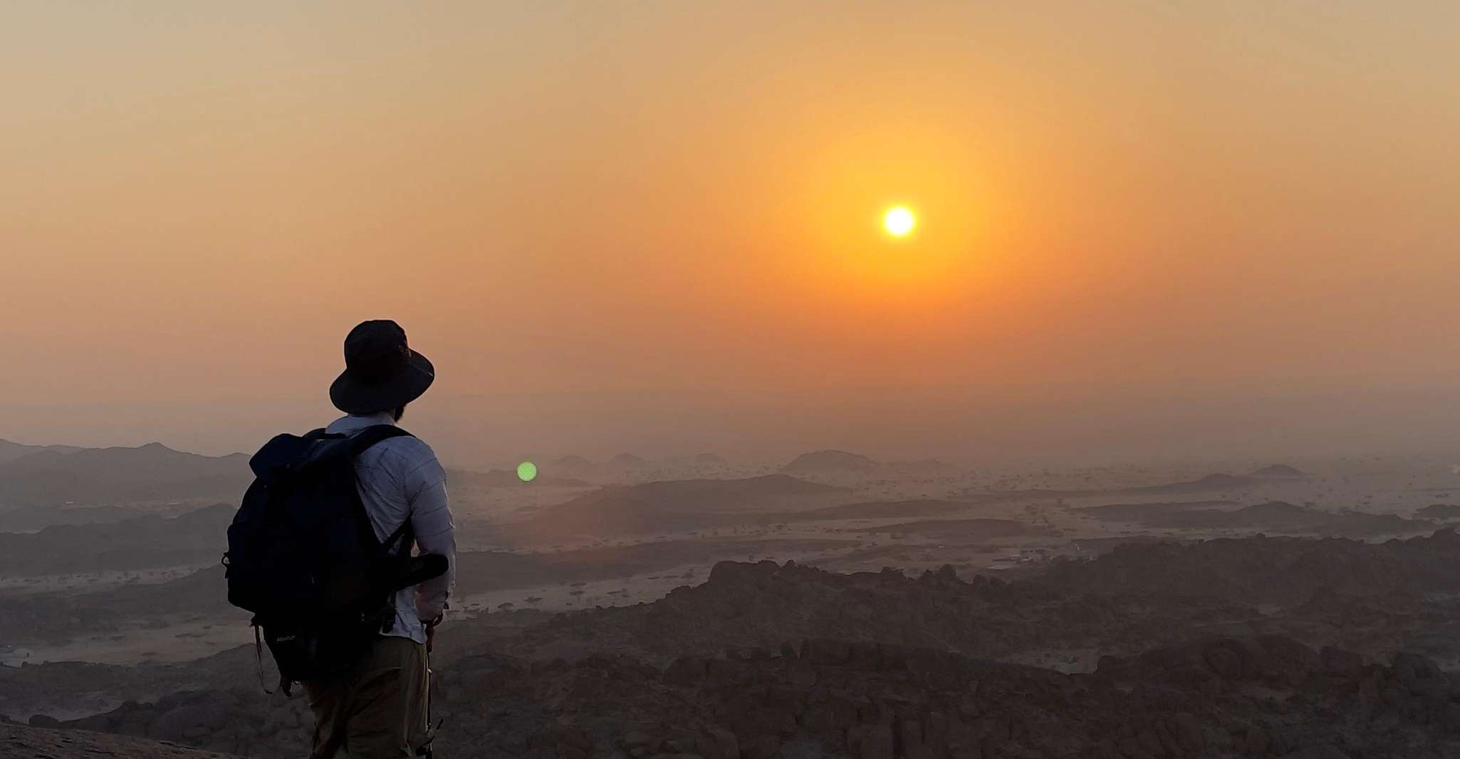 Jeddah: Moon Mountain Guided Hiking Tour with Snacks photo 1