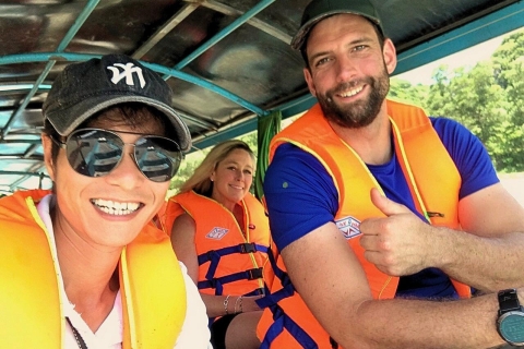 Transfert en bus de Hue à Phong Nha avec visites touristiques