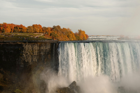De NYC: Excursão de 1 dia às Cataratas do Niágara em carrinhaDe Nova York: Excursão de 1 dia às Cataratas do Niágara em Van