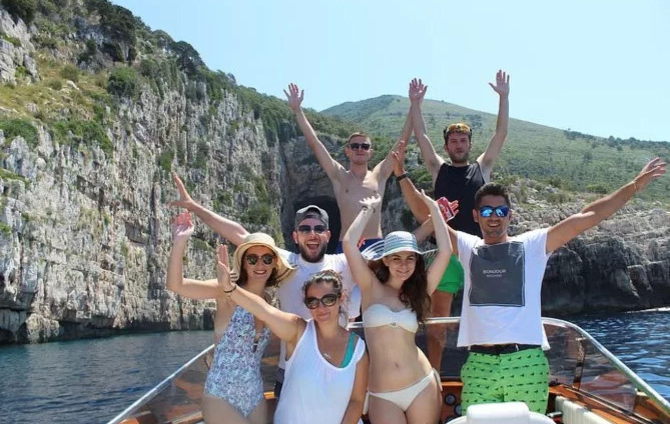 Vlora, Karaburun und Sazan: Tagestour mit dem Boot