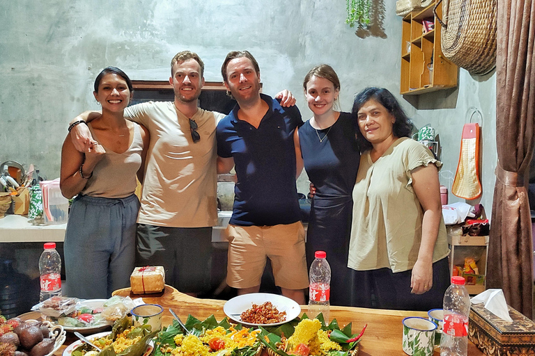 Yogyakarta: clase de cocina con visita al mercado y servicio de recogida del hotelClase de cocina con servicio de recogida del hotel