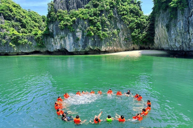 Hanoi: Crociera nella baia di Halong e Lan Ha con trasferimento in limousine