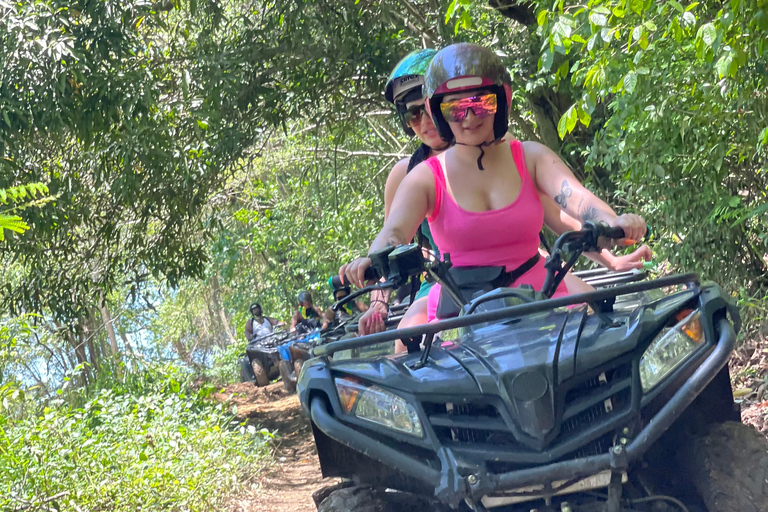 Paseo en quad por la selva y puestas de sol Ricks Cafe desde Montego Bay