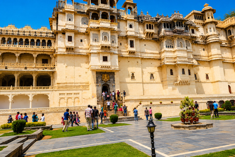 Udaipur: City Palace Guided Tour with Entry Ticket Udaipur: City Palace Guided Tour without Entry Ticket