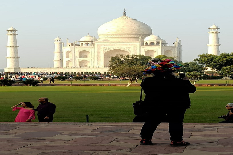 De Delhi: viagem de um dia ao Taj Mahal e Forte de Agra pelo trem GatimanViaje apenas com guia turístico local experiente