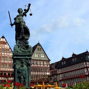 Frankfurt: Must-See Attractions Walking Tour with a Guide