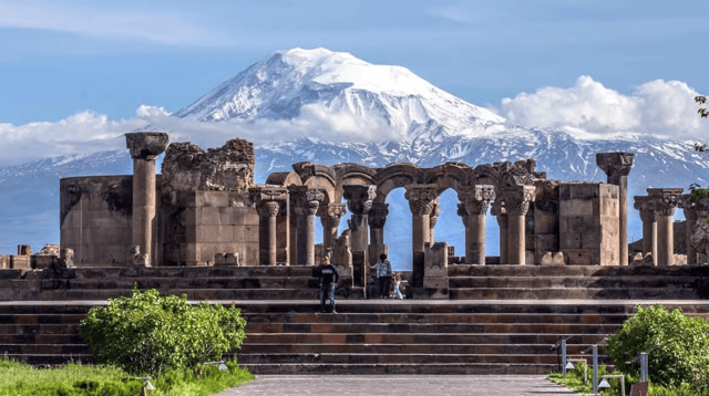 Jerevan: Echmiadzin, Hripsime, Gayane, Zvartnots-tempel Tour