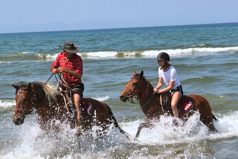 Kuşadası: VIP Horseback Riding and Sunset Beach Safari 3-Hour Sunset Forest & Village Safari