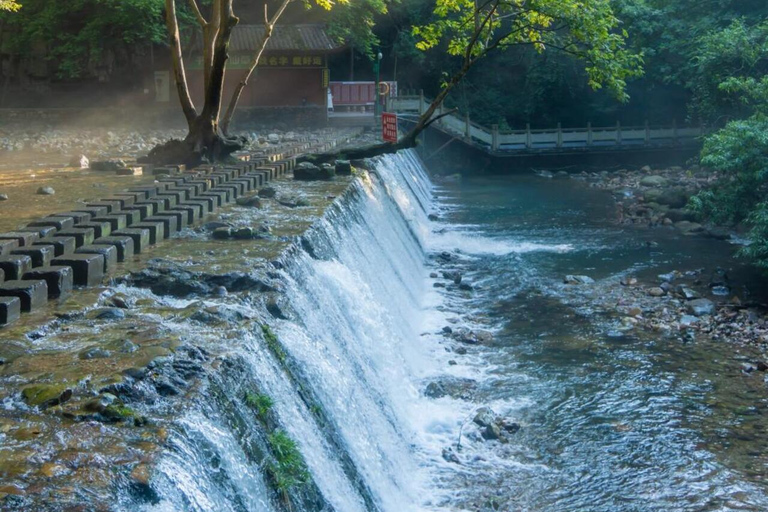 Zhangjiajie Avatar & Tianmen Day Trip Beat Heat & Crowds