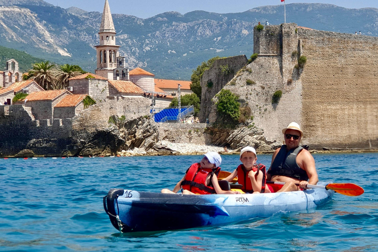 Budva : 3 heures de paddle board ou de kayak pour visiter les grottes côtièresBudva : balade de 3 h en kayak vers les grottes côtières