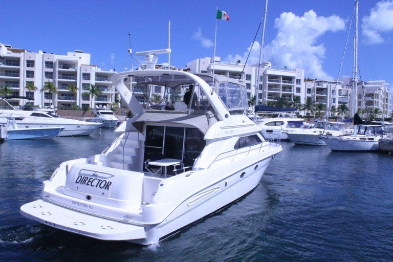 Cancun: Isla Mujeres Yacht Tour 4 hour tour