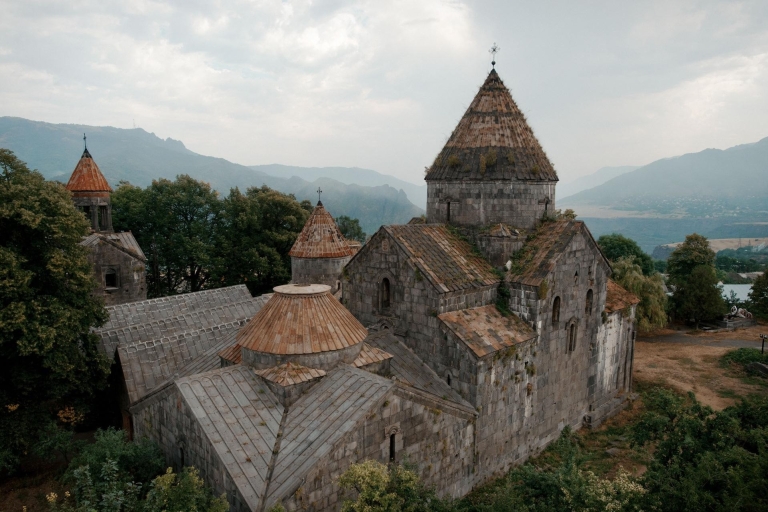 Grenzüberschreitende Entdeckung: Tagestour von Tiflis nach Armenien