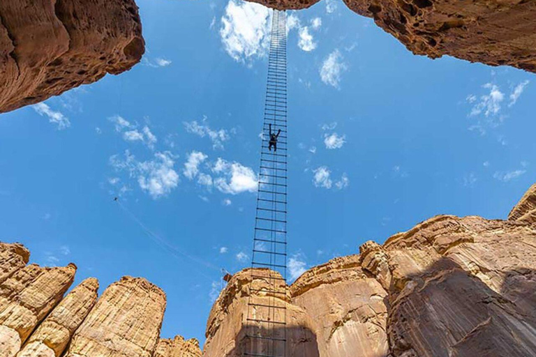 Klettere die neue AlUla-Treppe in den Himmel hinauf