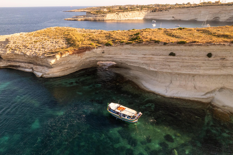 Malta: Passeio de barco em Marsaskala Luzzu com a piscina de São PedroMalta: Passeio de barco por Marsaskala Luzzu com St. Peter&#039;s Pool