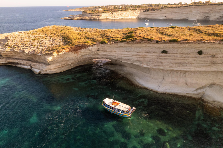Malta: Passeio de barco em Marsaskala Luzzu com a piscina de São PedroMalta: Passeio de barco por Marsaskala Luzzu com St. Peter&#039;s Pool