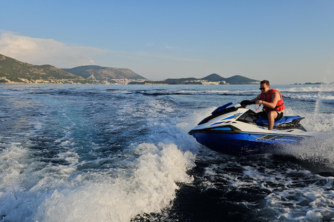 دوبروفنيك: تأجير الدراجات المائية مع معدات الغطس