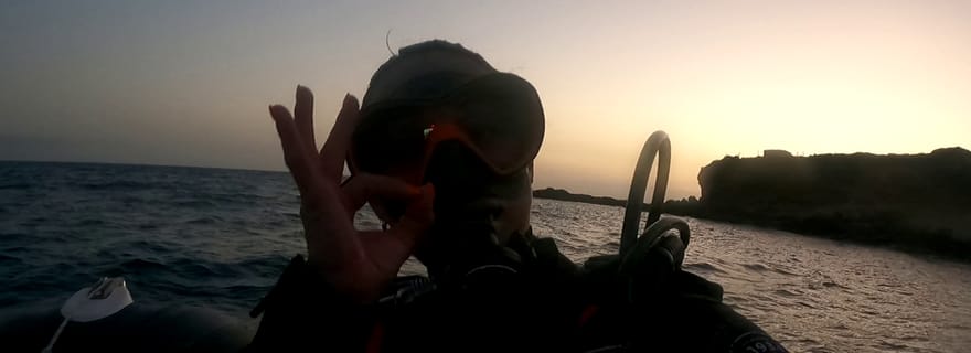 Plongée de nuit pour les plongeurs certifiés à Tenerife