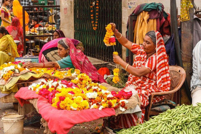 Jaipur: Flower market tour with Patrika gate and shopping.