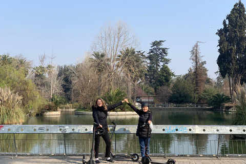Santiago: Tour della città in scooter elettrico con pranzo