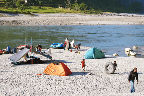 Katmandou : Excursion d'une journée en rafting sur la rivière Trisuli avec déjeuner